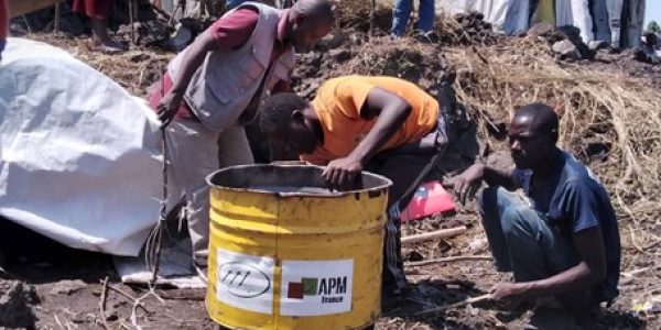 Installation des poubelles publique dans le site Idps de Shabindu et Mudja au Nord Kivu